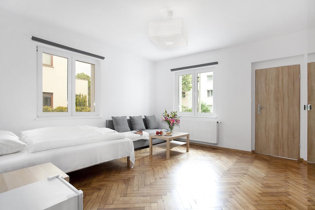 Aparts Apartment *